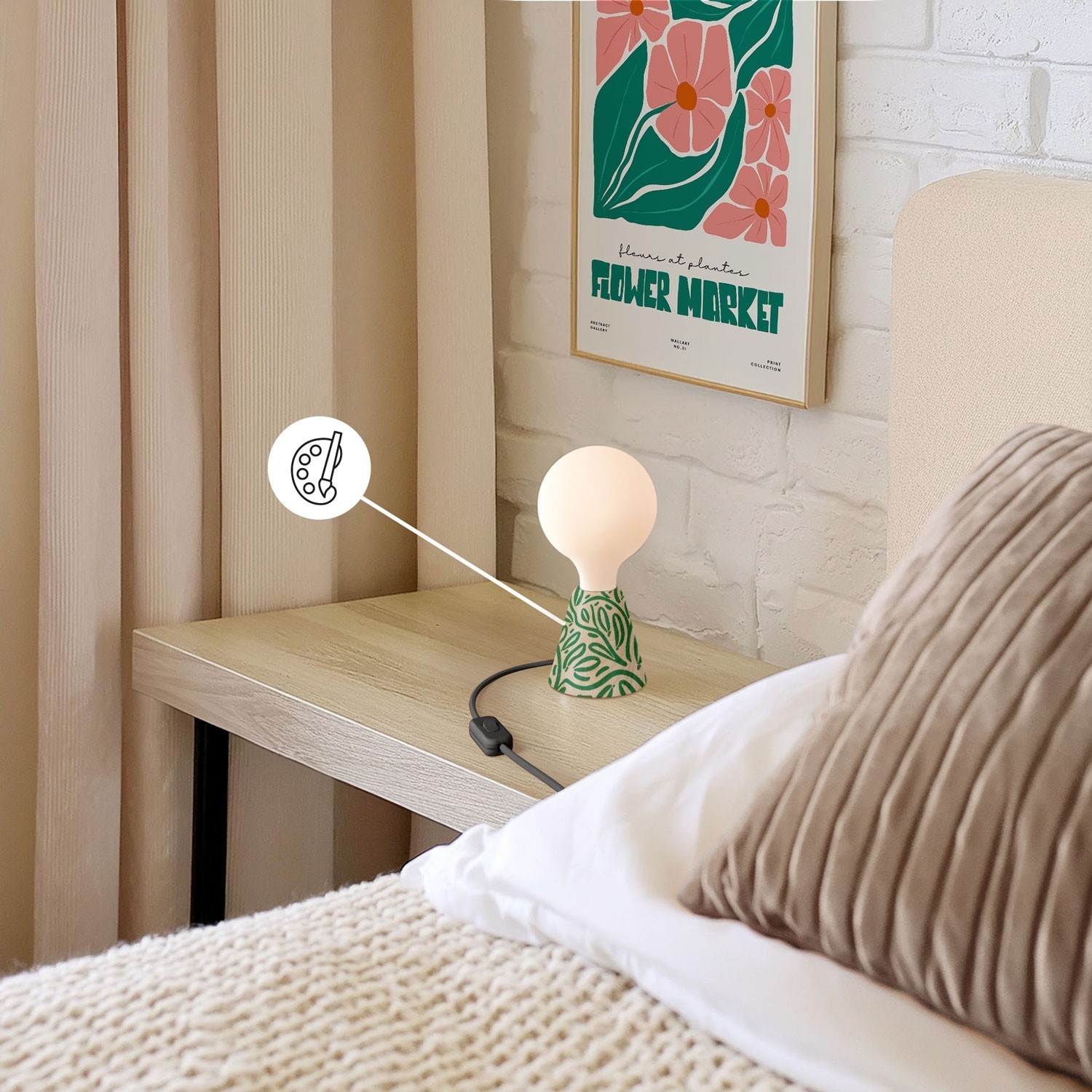 Table lamp with base in alder wood and matte white light bulb