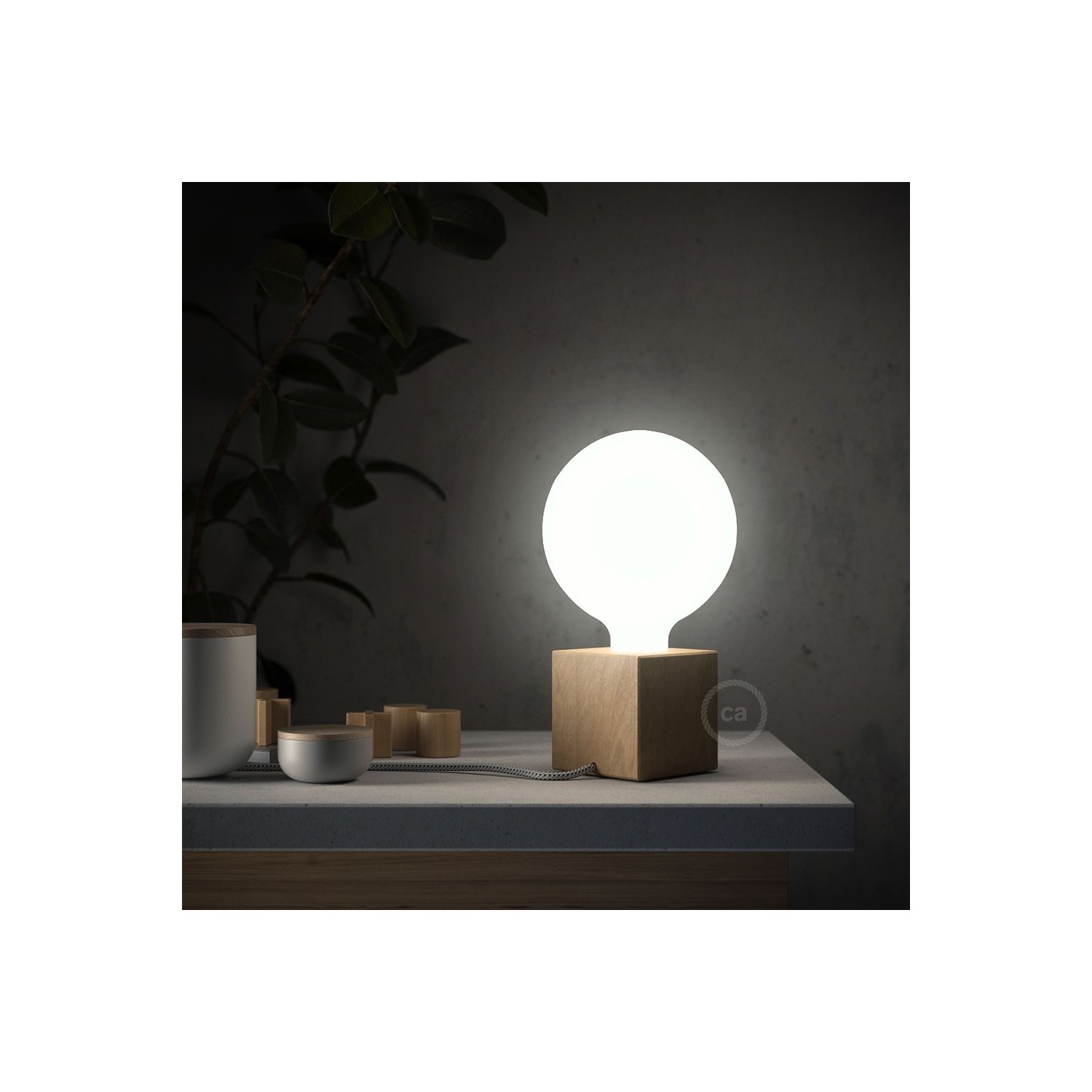 The Posaluce Cubetto | Natural Wood Table Lamp